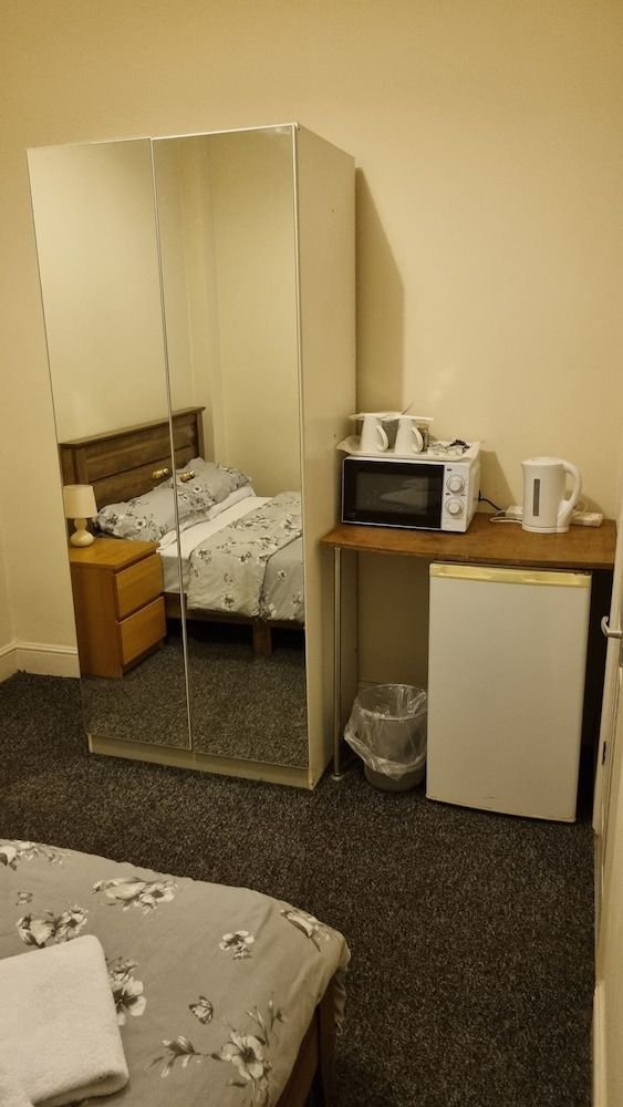 Shamrock Guest House Double Room 4