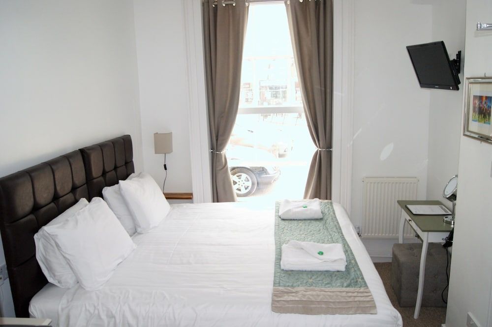 Kings Newmarket Standard Double or Twin Room 3