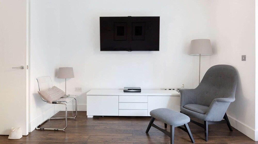 Stapleton House Luxury House, Multiple Beds 10