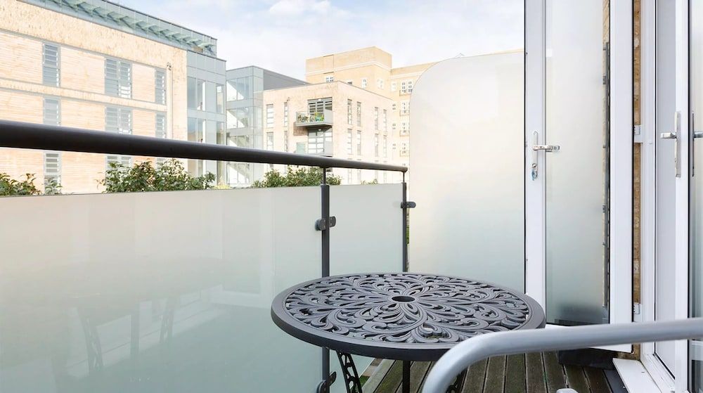 Stapleton House Luxury House, Multiple Beds 7