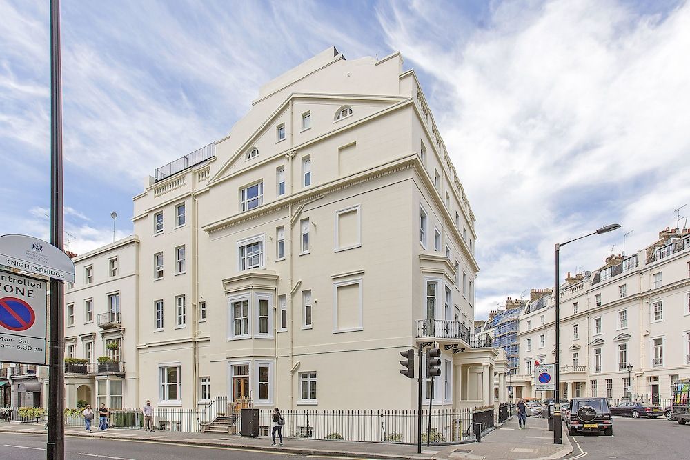 undefined Chesham Court 8