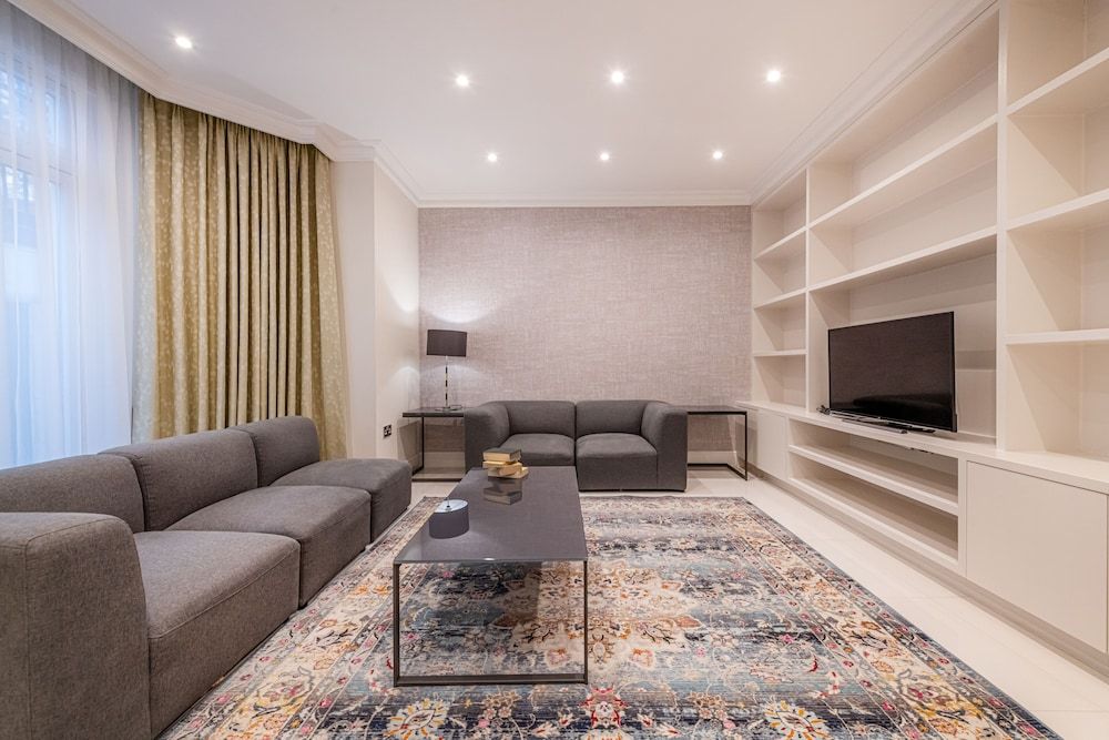 undefined Chesham Court