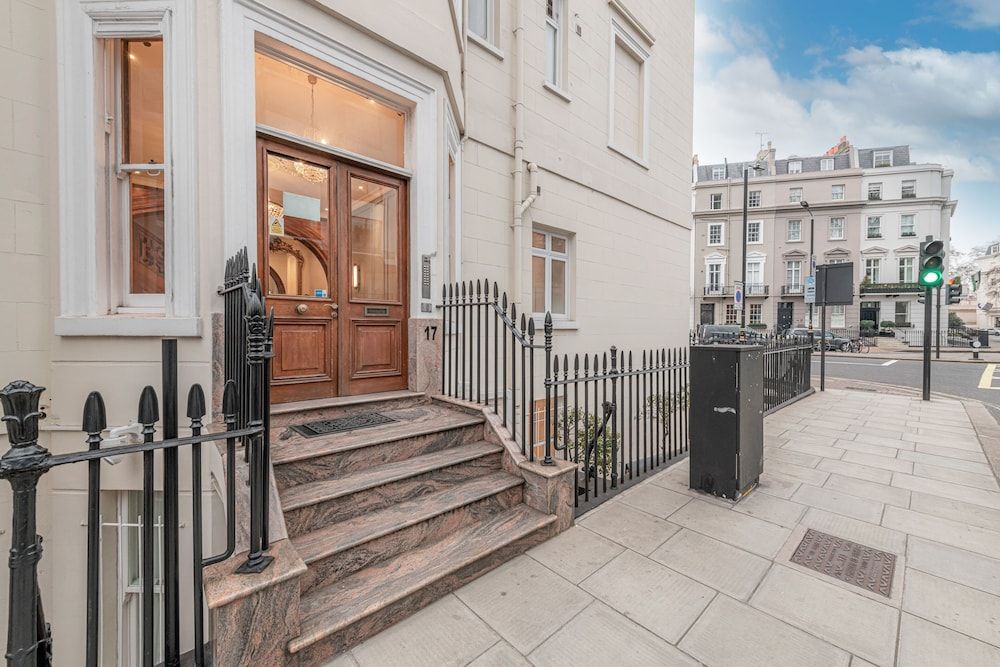 undefined Chesham Court 7