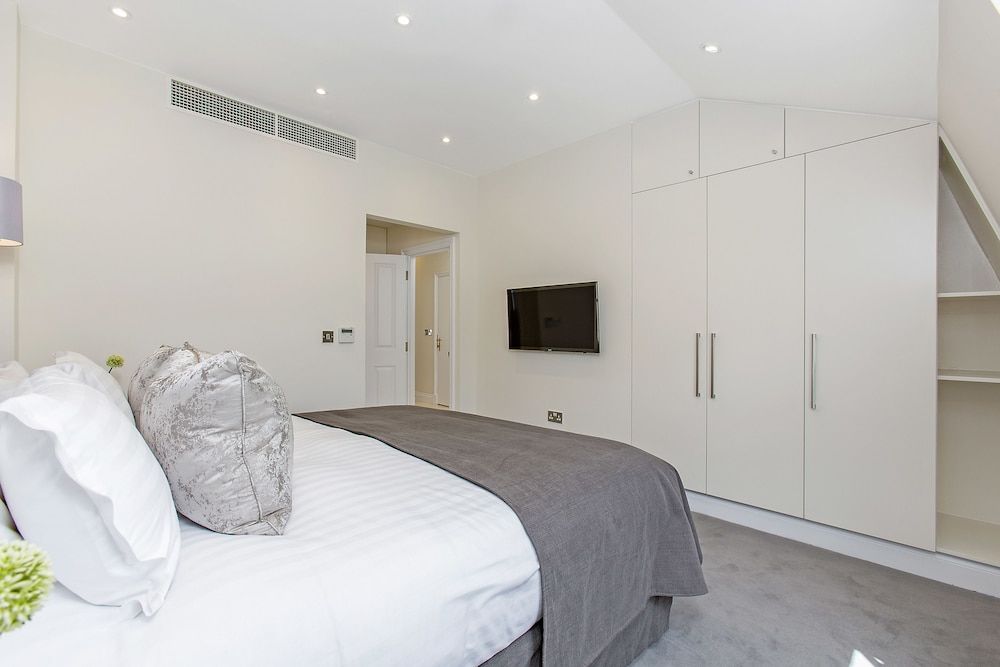 undefined Chesham Court 9