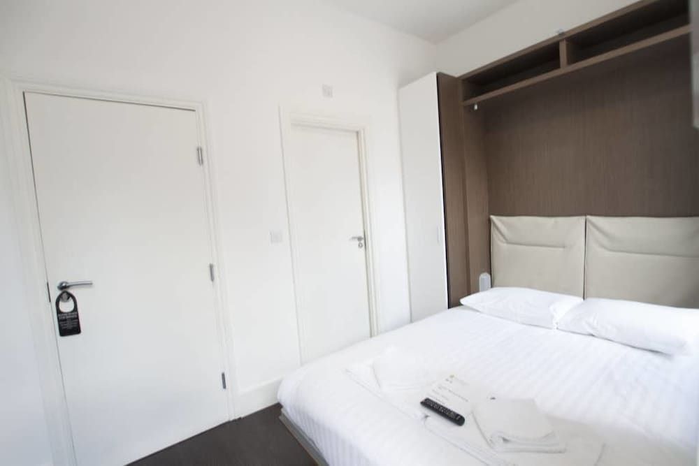 Charlotte Street Apartments by Allô Housing Basic Single Room 3