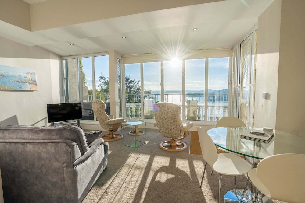 Astor House Panoramic Apartment, 1 Double Bed with Sofa bed, Sea View, Beachfront (Apartment 7) 4