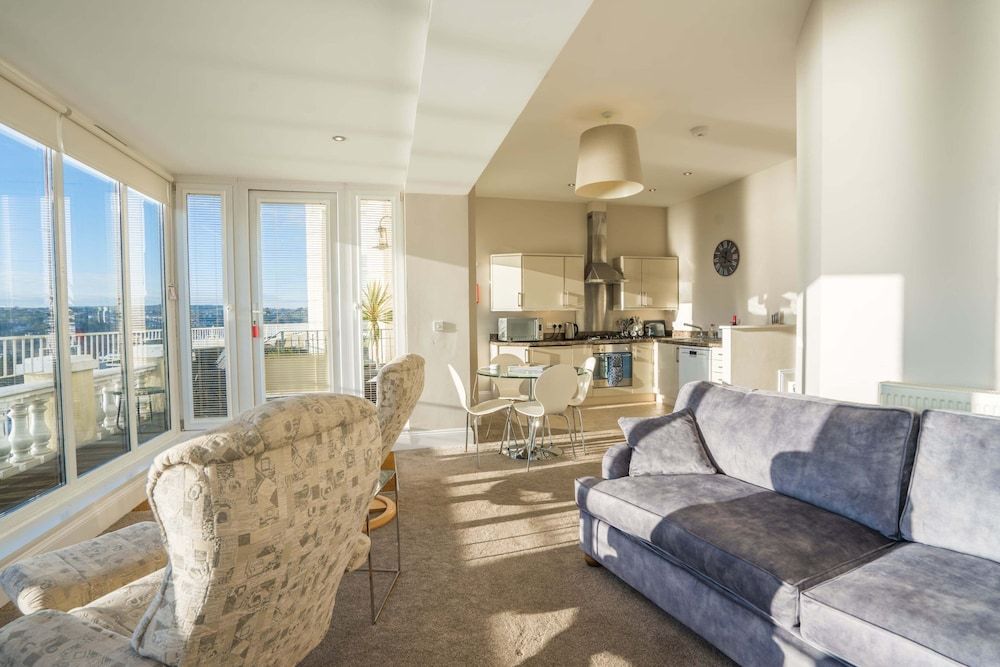 Astor House Panoramic Apartment, 1 Double Bed with Sofa bed, Sea View, Beachfront (Apartment 7) 9