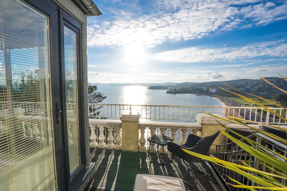 Astor House Panoramic Apartment, 1 Double Bed with Sofa bed, Sea View, Beachfront (Apartment 7) 5