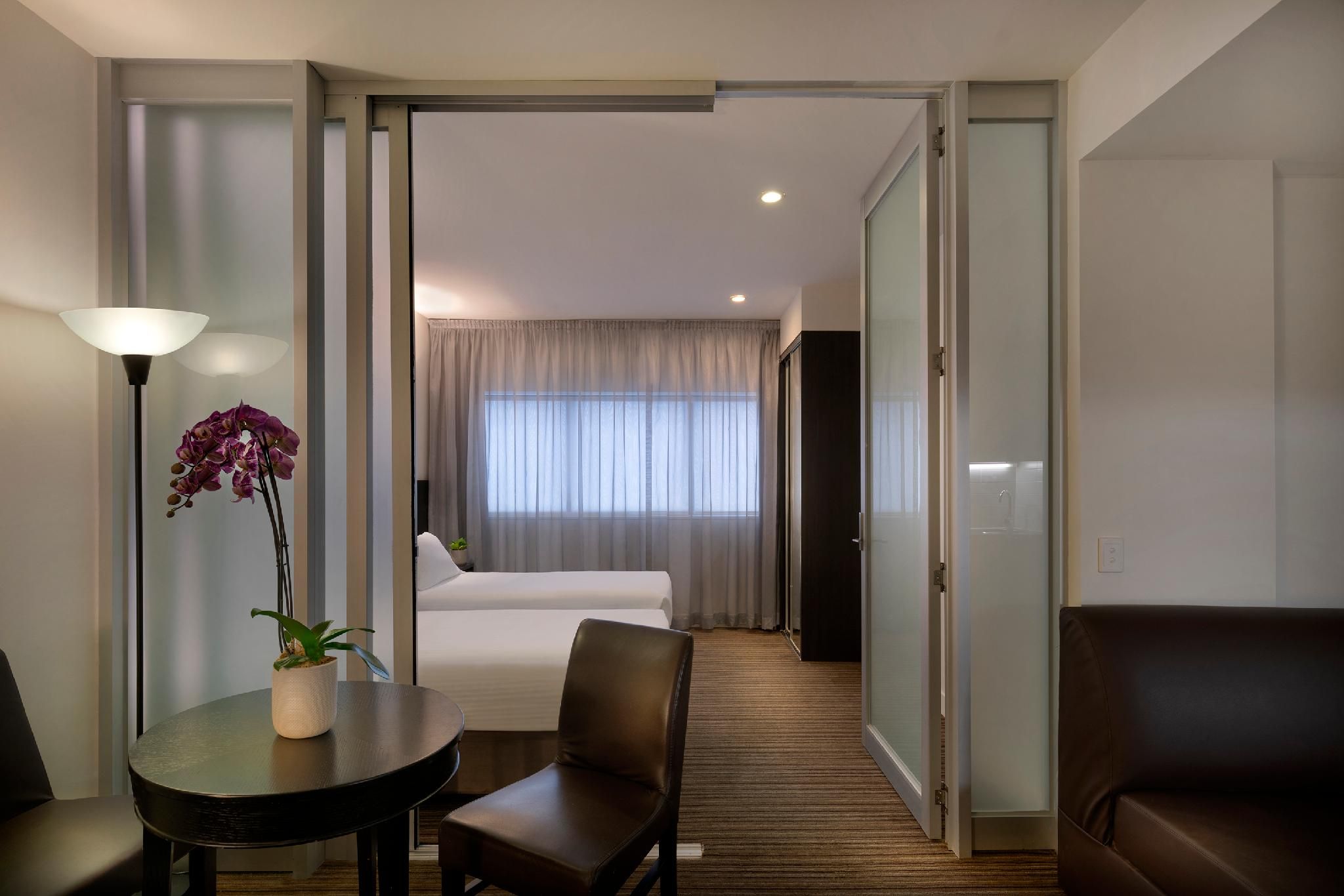 undefined Causeway 353 Hotel 7