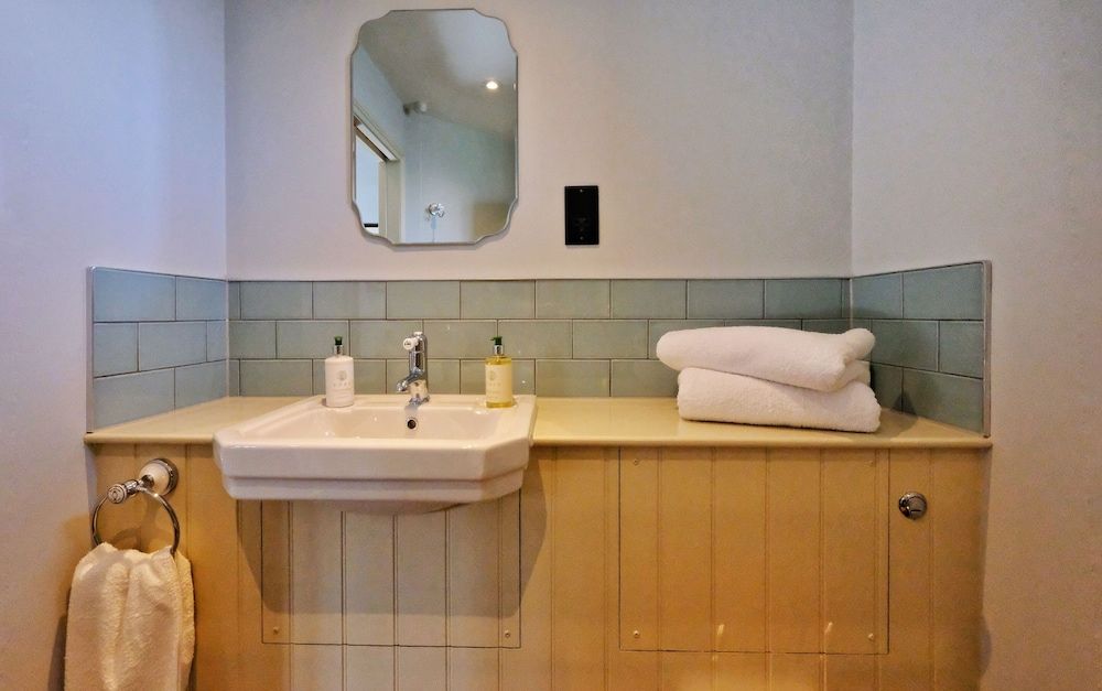 The Greyhound Inn Taunton Deluxe Double Room, Ensuite 3