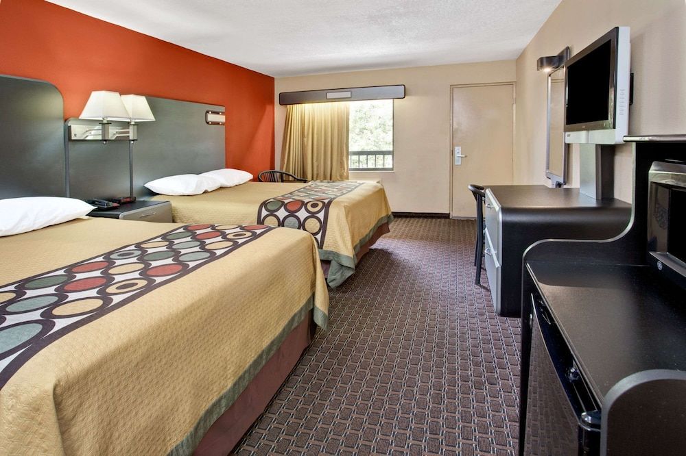 undefined Super 8 by Wyndham Kissimmee/Maingate/Orlando Area 2