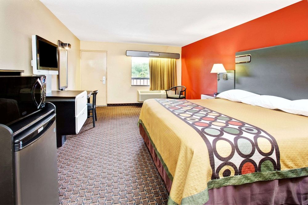 undefined Super 8 by Wyndham Kissimmee/Maingate/Orlando Area 9