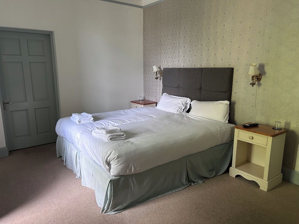 Compact Twin Room