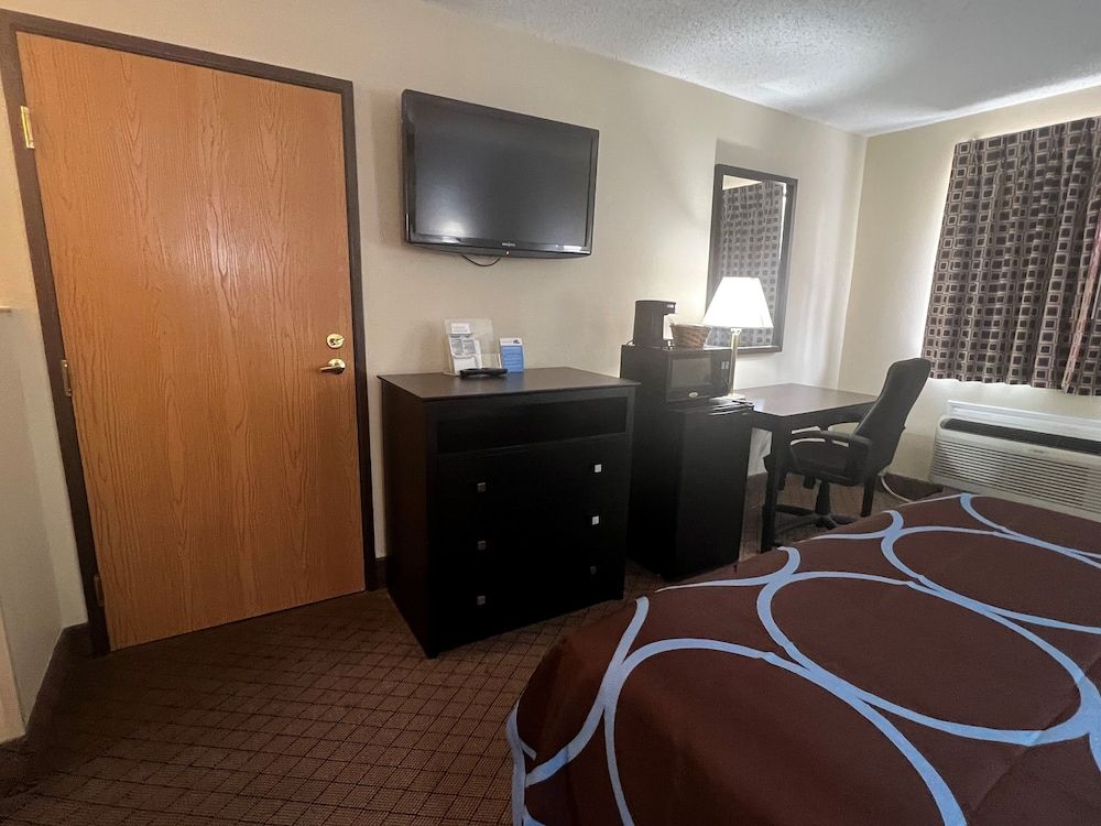 Room, 1 Queen Bed, Microwave