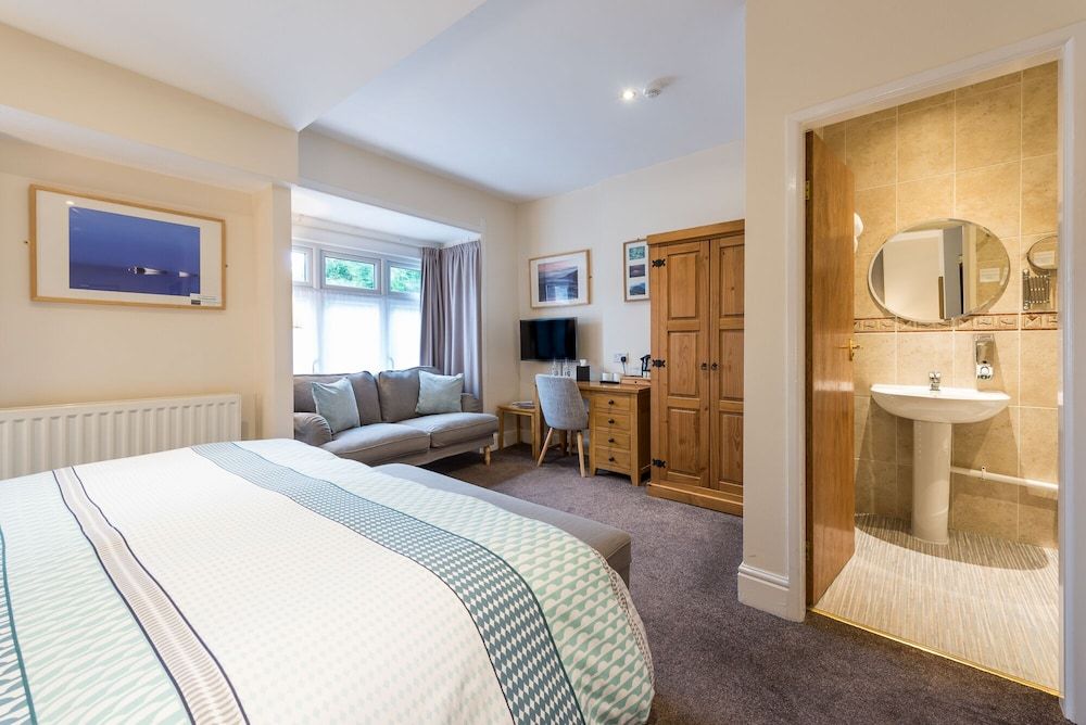 Double Room (Large)