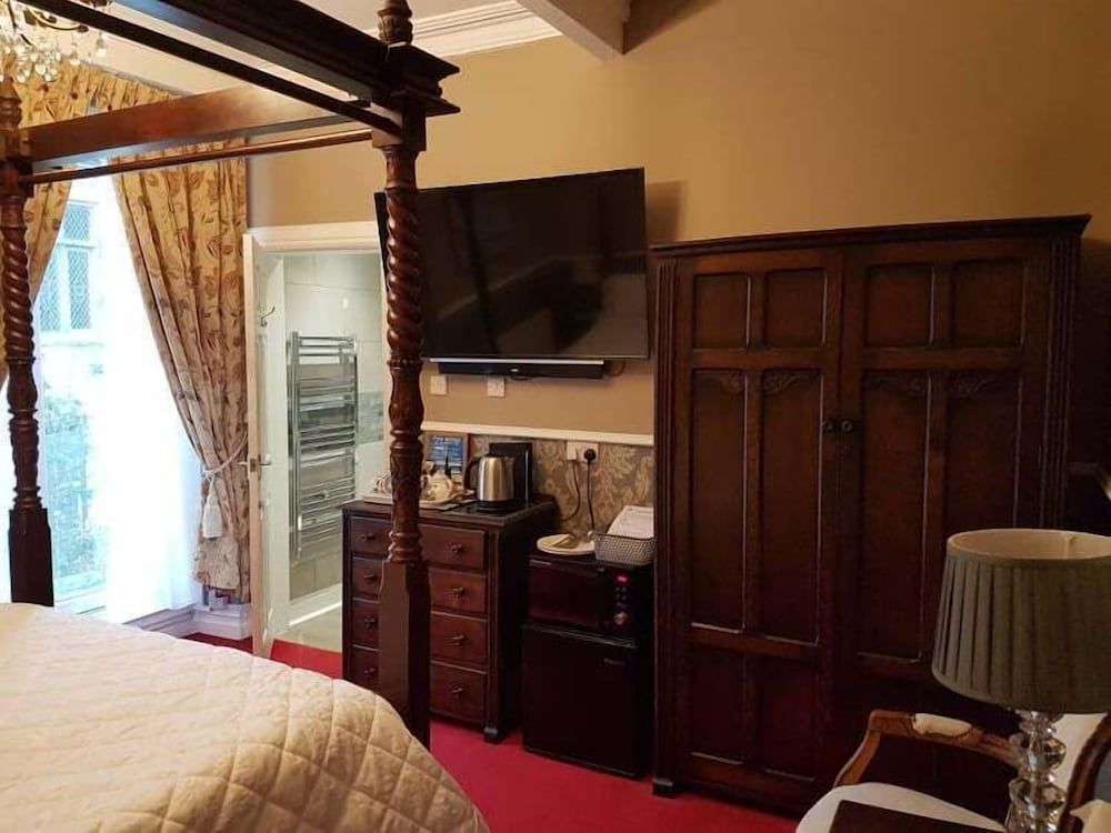 Victoria House Room Only Accommodation Luxury Room, 1 King Bed, Garden View 2