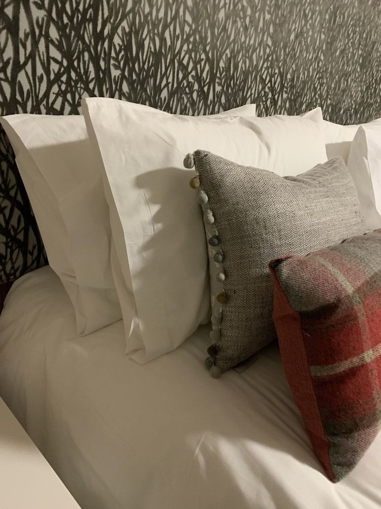 Classic Twin Room (Hazel)