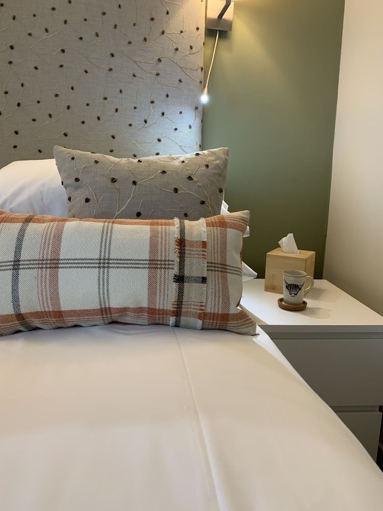 Deluxe Double Room (Holly)