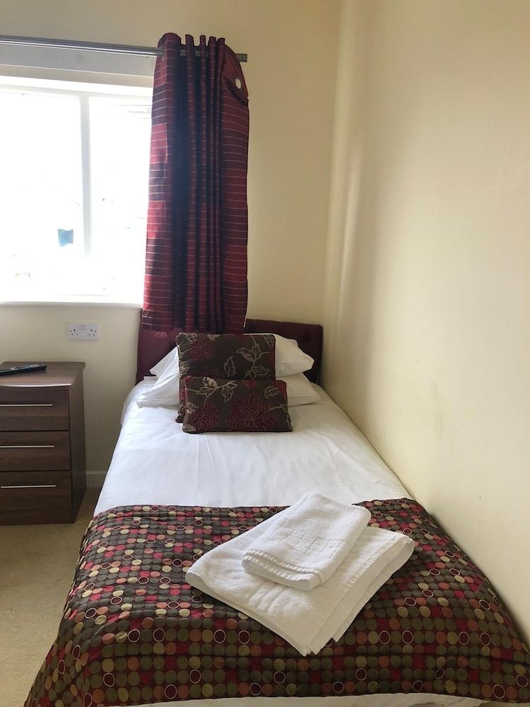 Lucarelli Inn Basic Room (Single) 3