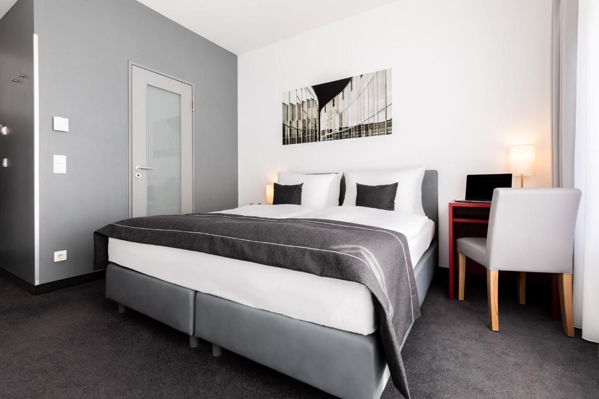 undefined Garner Hotel Berlin - Gendarmenmarkt by IHG 2