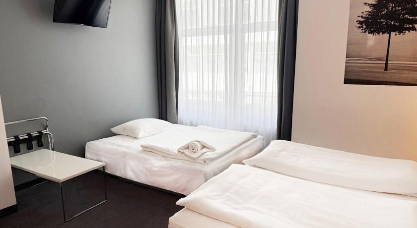 undefined Garner Hotel Berlin - Gendarmenmarkt by IHG 2