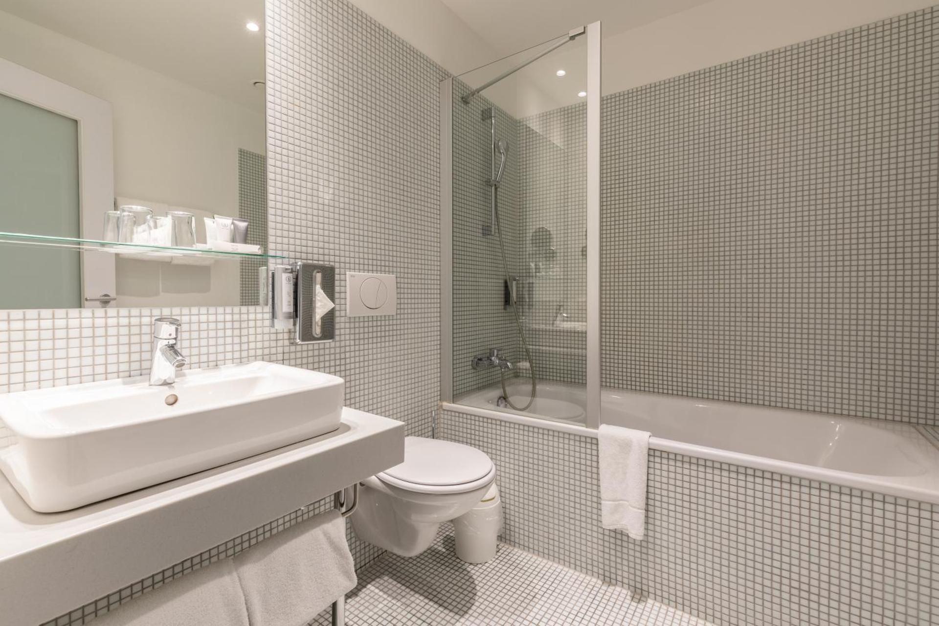 undefined Garner Hotel Berlin - Gendarmenmarkt by IHG 8