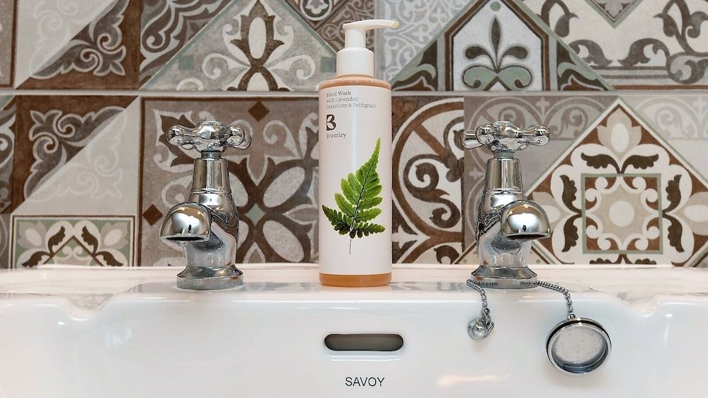 The Mill - Long Melford Deluxe King Room with Private Garden 9