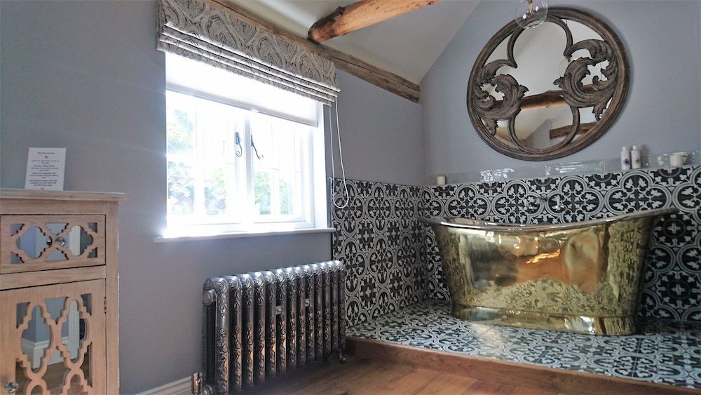 The Mill - Long Melford Deluxe King Room with Luxury Bath 14