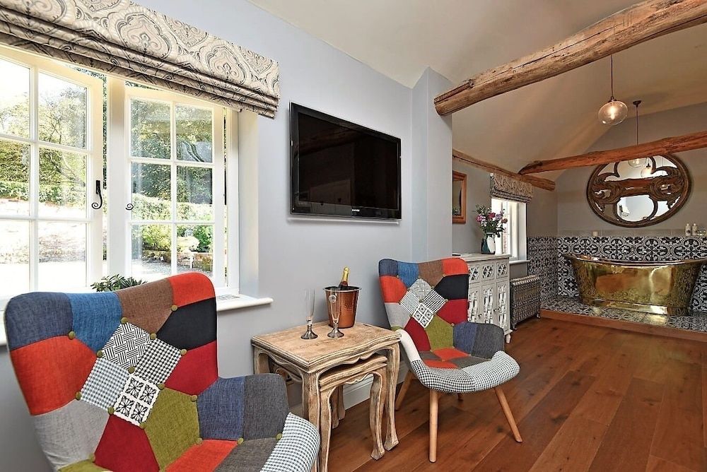 The Mill - Long Melford Deluxe King Room with Luxury Bath 16