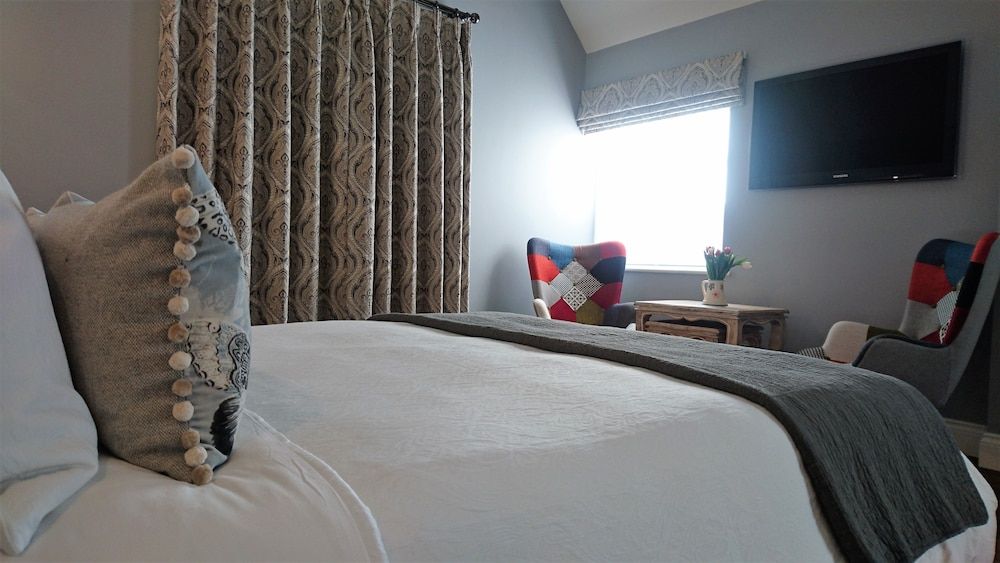 The Mill - Long Melford Deluxe King Room with Luxury Bath 2