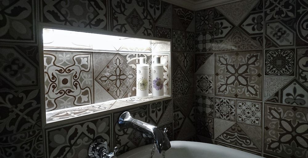 The Mill - Long Melford Deluxe King Room with Private Garden 6