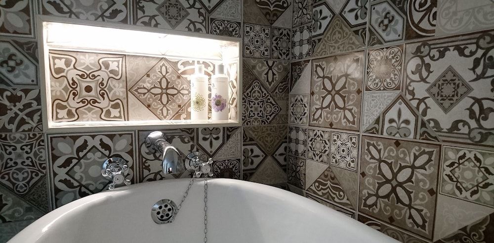 The Mill - Long Melford Deluxe King Room with Private Garden 8