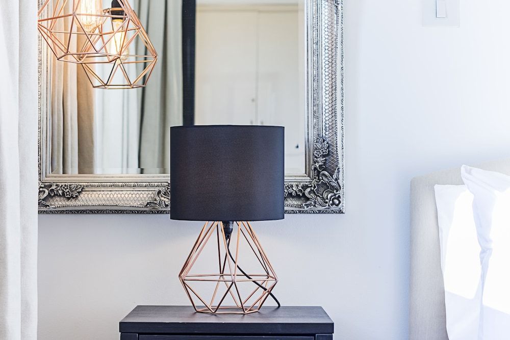 undefined Deluxe Kensington Apartment With Balcony 4