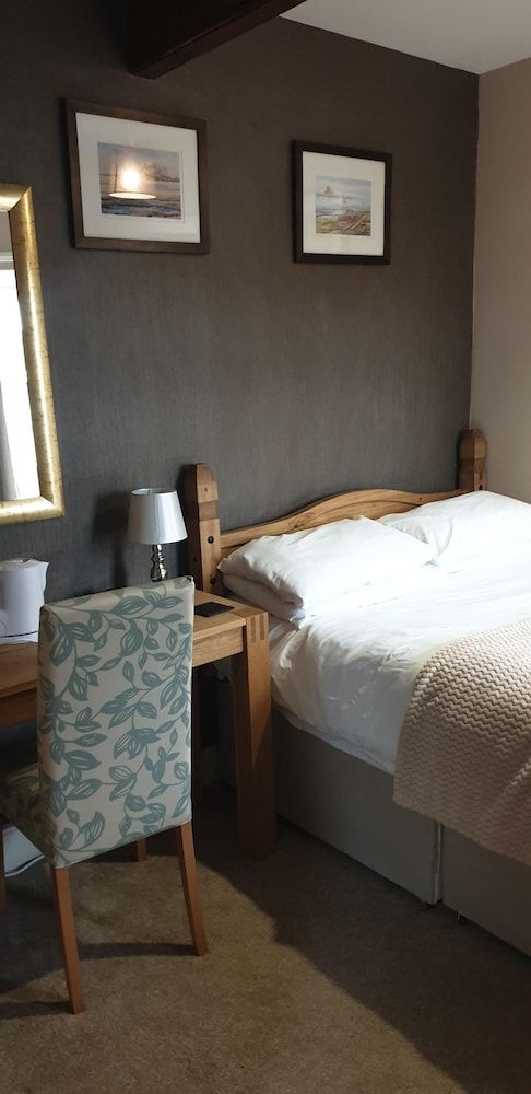 Red Lion Inn Double Room, Ensuite (Main Building) 2