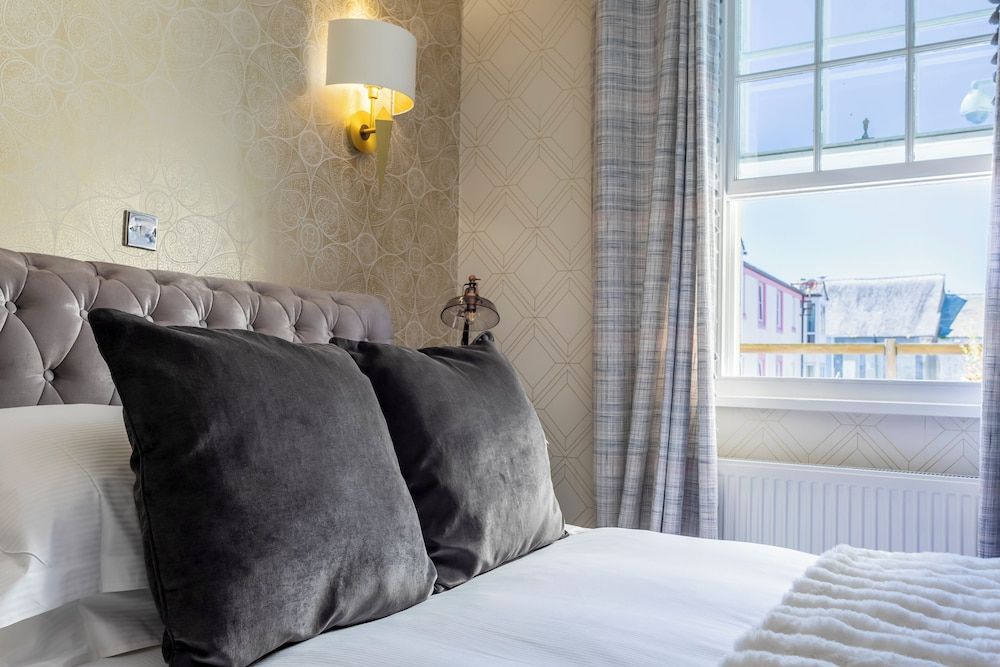 Georgian House Hotel Traditional Double Room 4