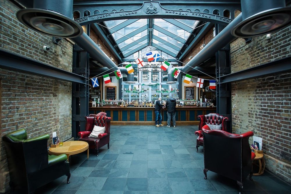 undefined Superior 2 bedroom Apartments 8