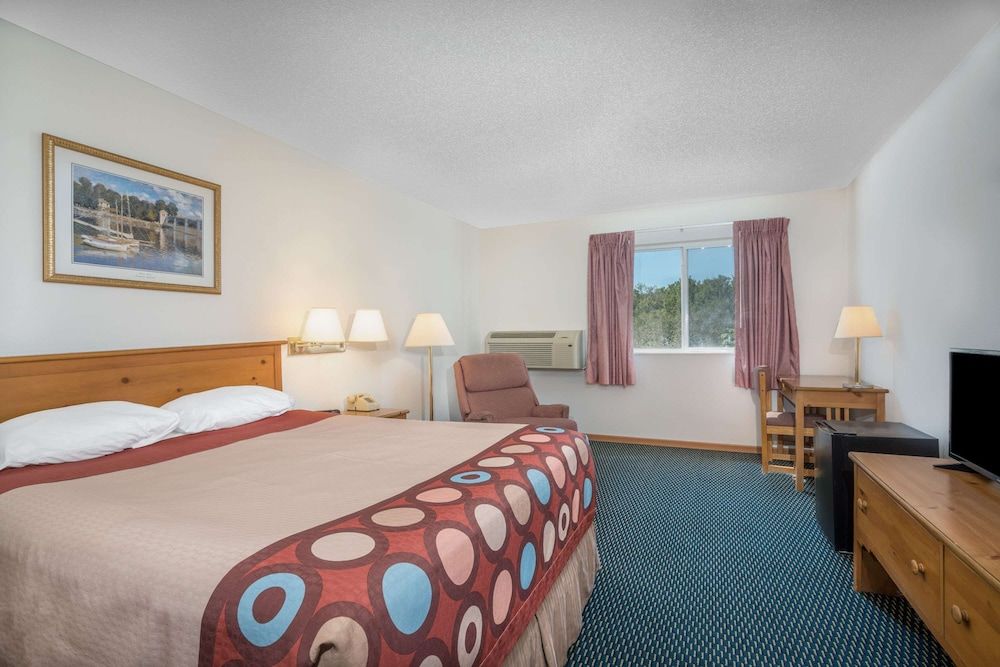 Room, 1 Queen Bed, Accessible, Non Smoking (Tub with Grab Bars)