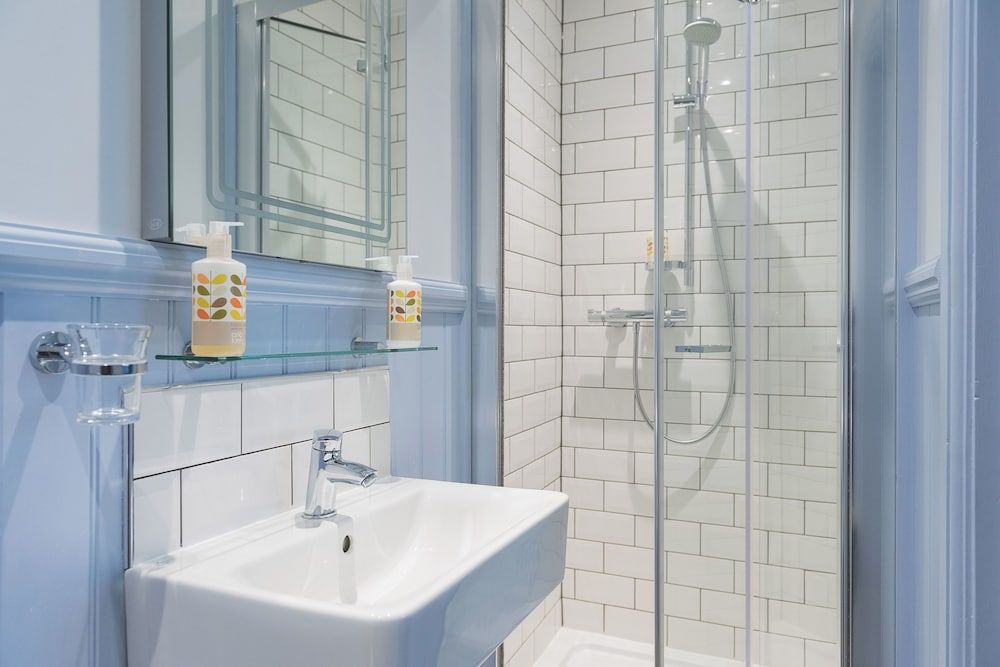 Rashleigh Arms Superior Suite, 1 King Bed, Partial Sea View, Ground Floor 9