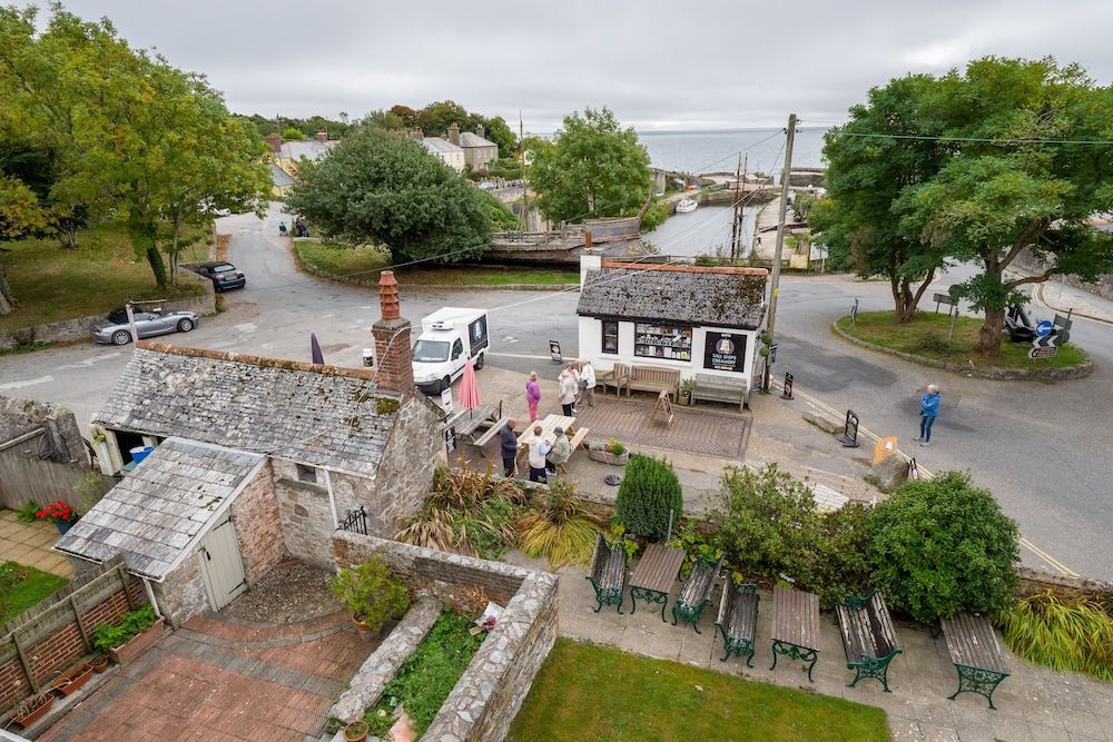 Rashleigh Arms Superior Suite, 1 King Bed, Partial Sea View, Ground Floor 7