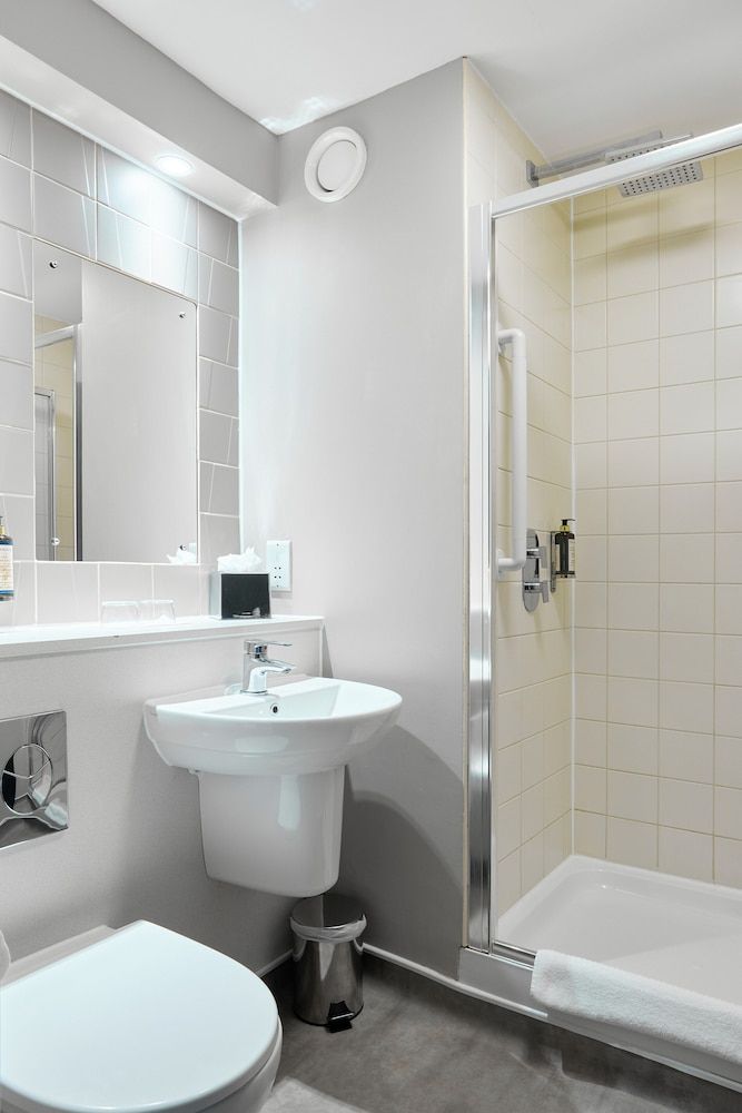 The Lodge Hotel Superior Double Room 5