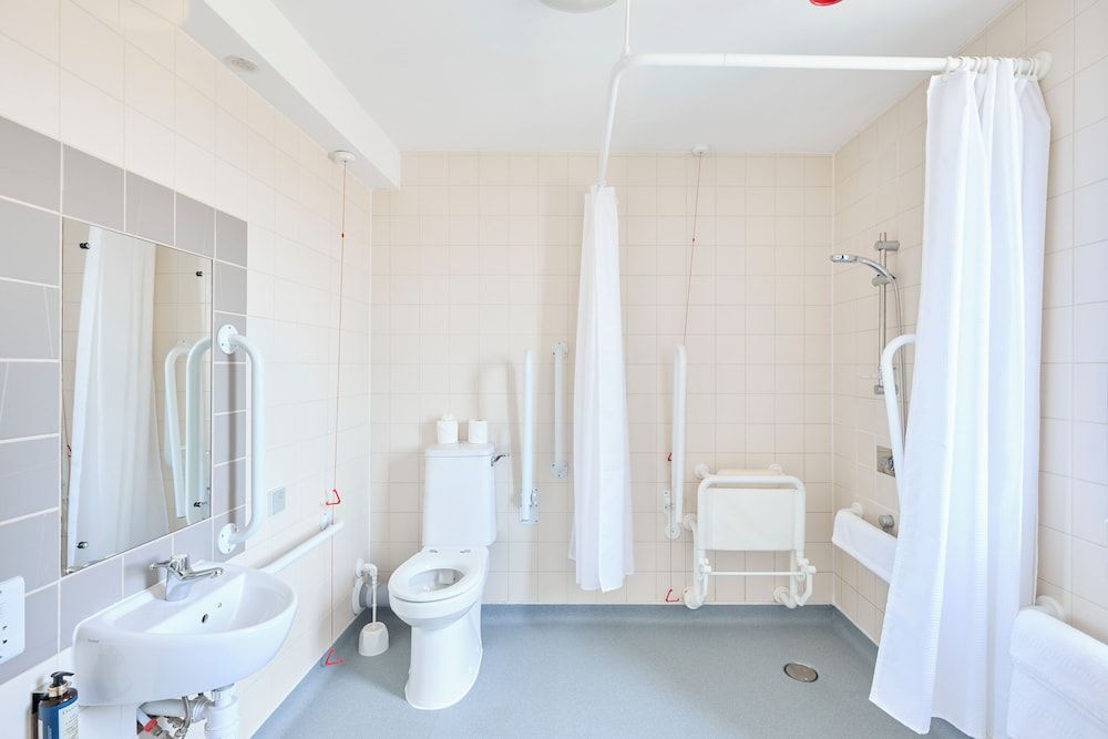 The Lodge Hotel Double Room, Accessible 4