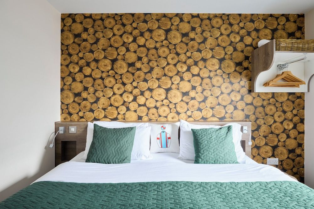 The Lodge Hotel Standard Double Room 3