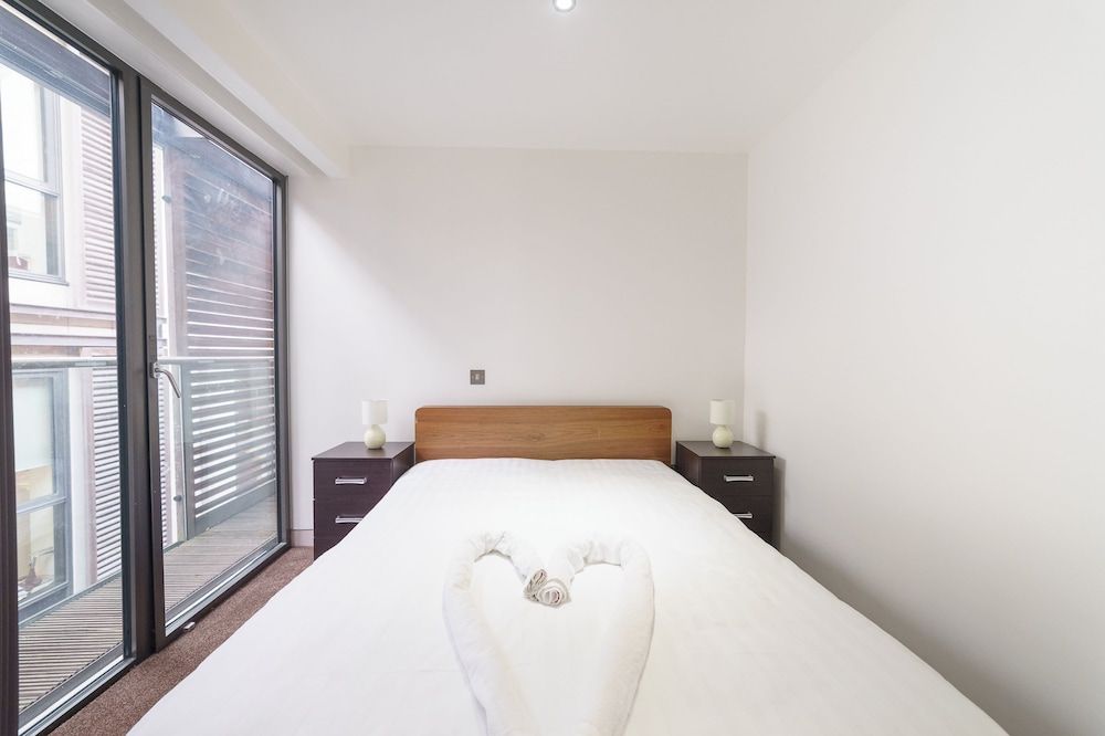 Bond Street Place Apartment, 2 Bedrooms 8
