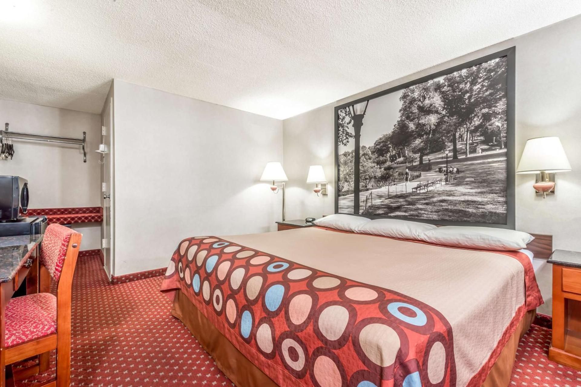1 King Bed Non-Smoking