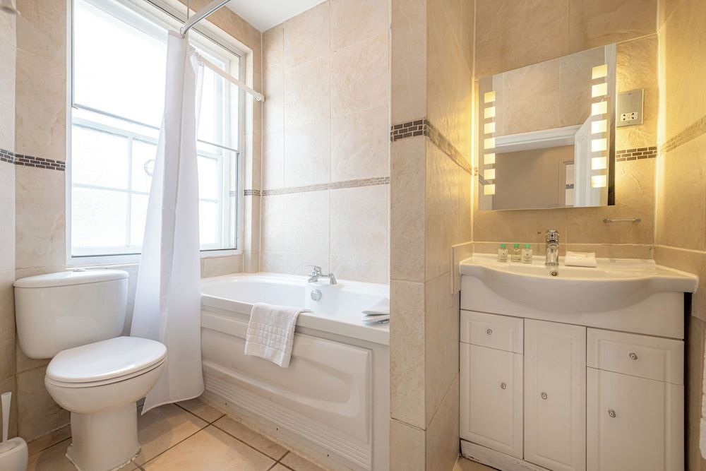 17 Hertford Street 1 Bedroom Apartment 11