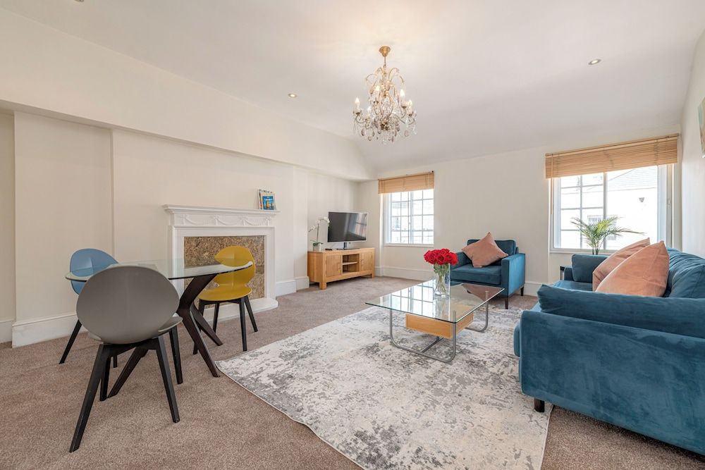 17 Hertford Street 1 Bedroom Apartment 9