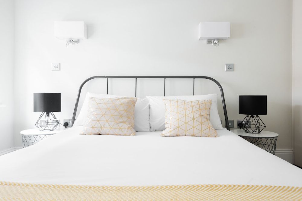 undefined The Soho Hideout  - Modern & Bright 2BDR in Central London 5