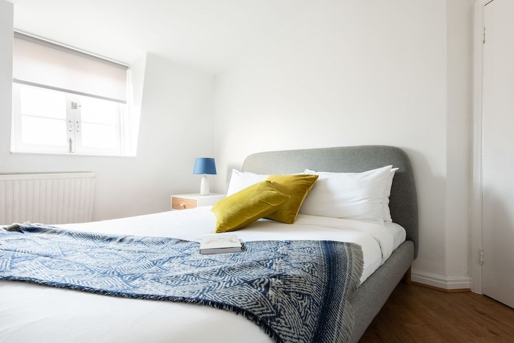 undefined The Paddington Mews - Comfortable & Elegant 3BDR Paddington House 9