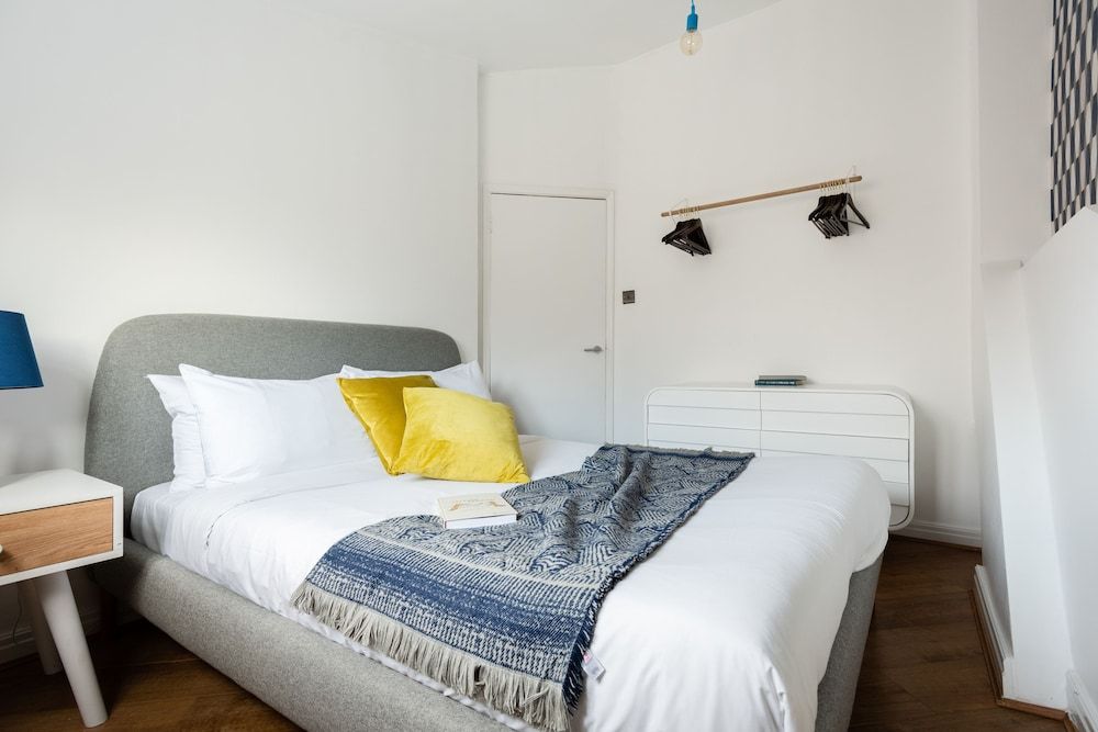 undefined The Paddington Mews - Comfortable & Elegant 3BDR Paddington House 10