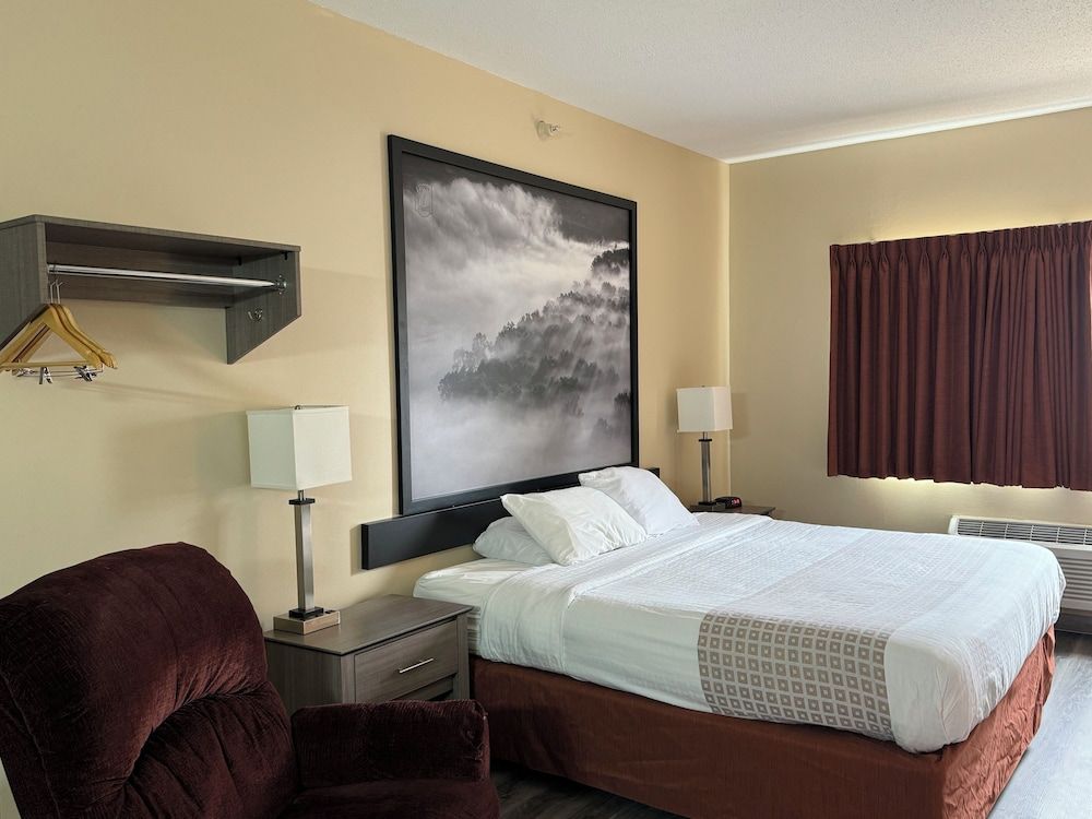 Deluxe Studio Suite, 1 King Bed with Sofa bed, Non Smoking